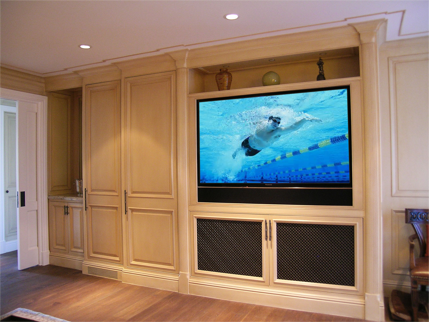 Hollywood Hills Family Room with custom soundbar