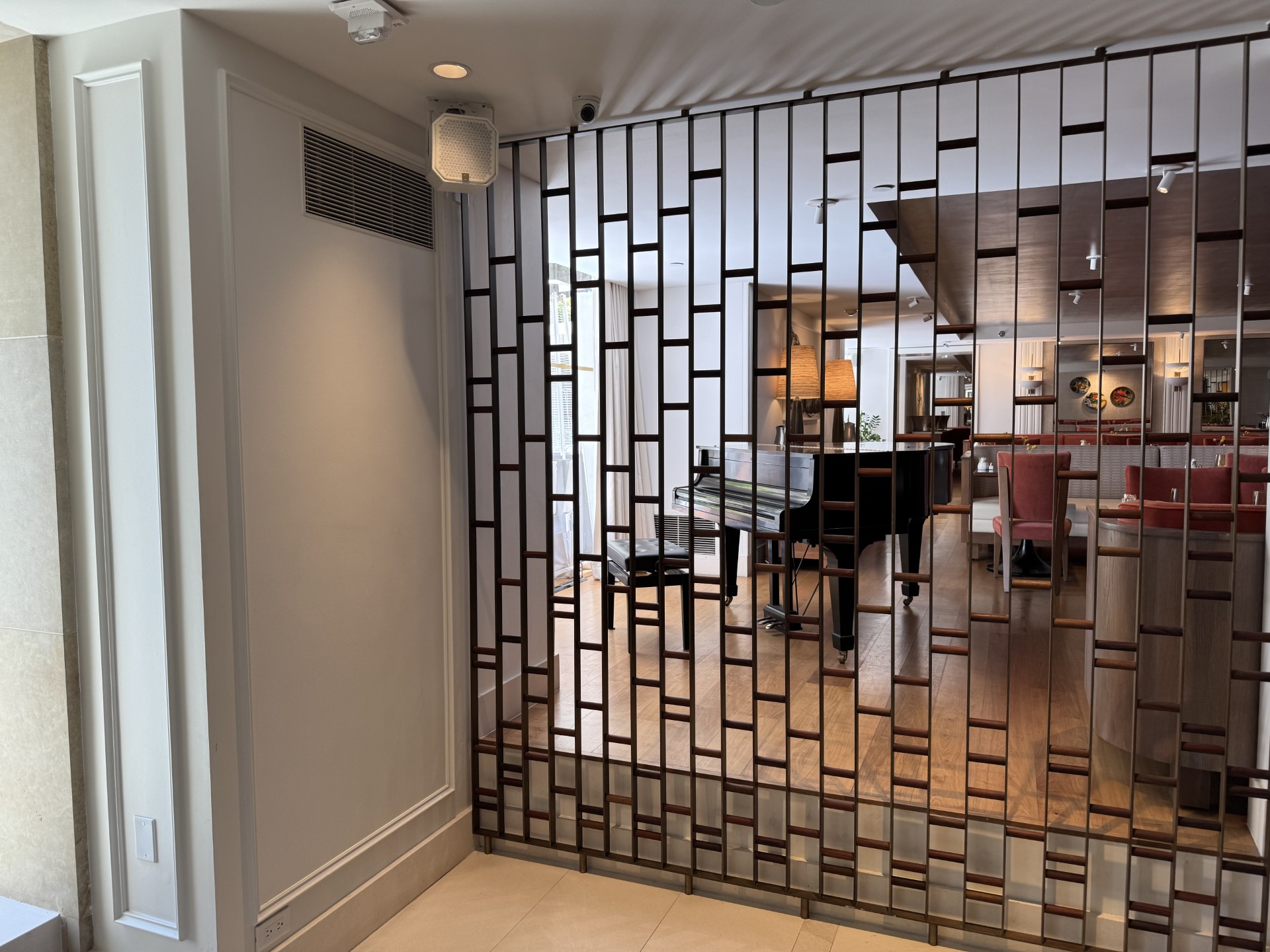 L'Ermitage Hotel audio system